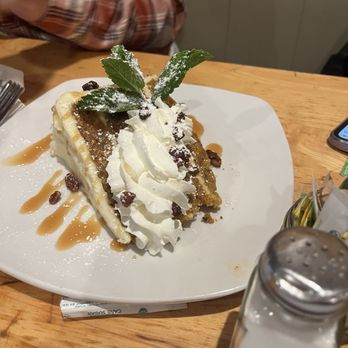 Memphis Cafe - Carrot cake - Southern Near Me - Costa Mesa, California