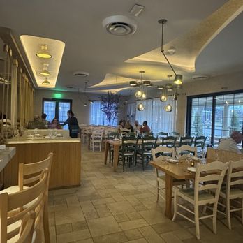 Plori Restaurant - Greek Near Me - Carle Place, New York