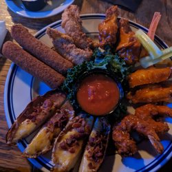 Laseters Tavern at Vinings - Sampler platter