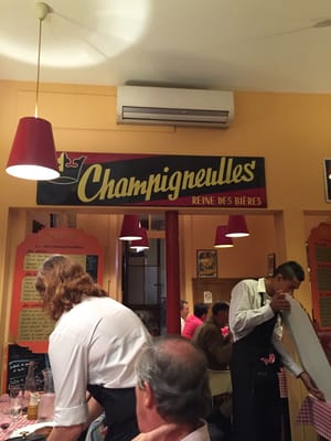 Chez Alphonse by null
