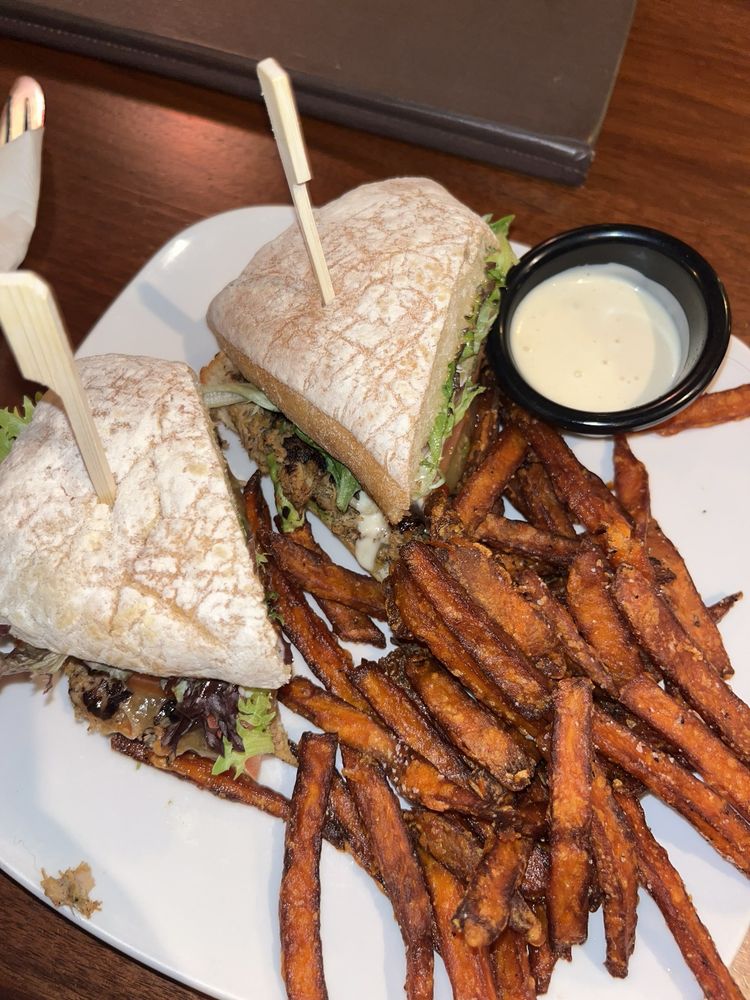 Social spots from Agate Alley Bistro