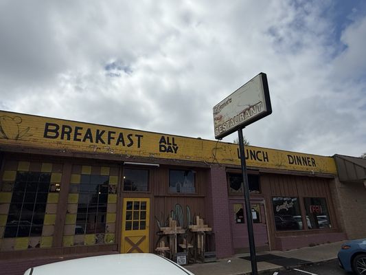 Mama's Restaurant by null