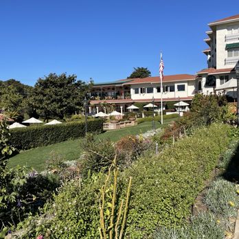 La Playa Hotel - Main Garden Area. Views of the restaurant, Buds. - Hotels Near Me - Carmel, California