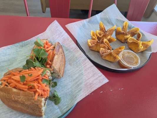 Nikki's Banh Mi Shop by null