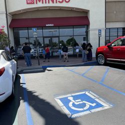 Miniso - Line to get in.