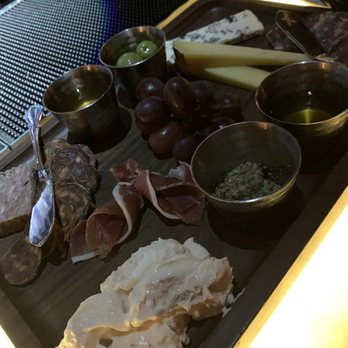 The Roosevelt Room - Cocktail Bars Near Me - Austin, Texas