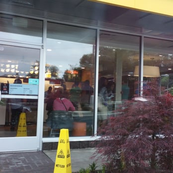 McDonald's - Long lines in door - Fast Food Near Me - Atlanta, Georgia McDonald's - Long lines in door - Fast Food Near Me - Atlanta, Georgia