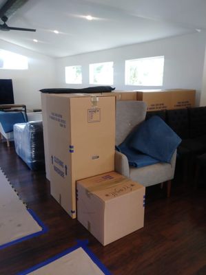 Residential Moving By Real Professional Movers in RECORD TIME! - When you are moving with your family, you need the best California residential movers. Moving with your family, especially with children, must be stress-free and as quick as possible. If you hire Mod Movers, you will have a stress-free move and your family will have a pleasant experience. It doesn’t matter if you are moving local, or interstate, we are there for you. We have all of the needed expertise to do everything for you so you can relax and enjoy. Our company will move you in no time and for the lowest prices. We don’t just move your house, we move your home.
WE CARE ABOUT YOUR HOME AND YOUR MEMORIES
Moving to a new home means you take all of your memories with you. And we care about both you and your memories. We understand that damaging or losing something that means a lot to you or any of your family members and cause a lot of stress and that is why we make sure every single item is taken care of with care and attention you deserve. Delicate items will be moved as well so nothing gets damaged. Your only job here is to tell us about any special requests you might have. In case you have any items that need to be stored for a period of time, we have the best storage service in California. Your items will be completely safe with us. Our storage units are the best. Residential Moving By Real Professional Movers in RECORD TIME! - When you are moving with your family, you need the best California residential movers. Moving with your family, especially with children, must be stress-free and as quick as possible. If you hire Mod Movers, you will have a stress-free move and your family will have a pleasant experience. It doesn’t matter if you are moving local, or interstate, we are there for you. We have all of the needed expertise to do everything for you so you can relax and enjoy. Our company will move you in no time and for the lowest prices. We don’t just move your house, we move your home.
WE CARE ABOUT YOUR HOME AND YOUR MEMORIES
Moving to a new home means you take all of your memories with you. And we care about both you and your memories. We understand that damaging or losing something that means a lot to you or any of your family members and cause a lot of stress and that is why we make sure every single item is taken care of with care and attention you deserve. Delicate items will be moved as well so nothing gets damaged. Your only job here is to tell us about any special requests you might have. In case you have any items that need to be stored for a period of time, we have the best storage service in California. Your items will be completely safe with us. Our storage units are the best.
