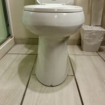 Candlewood Suites Charleston - Cracked porcelain - Hotels Near Me - Mount Pleasant, South Carolina Candlewood Suites Charleston - Cracked porcelain - Hotels Near Me - Mount Pleasant, South Carolina