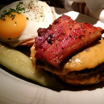 Au Cheval - This burger is laced with something because I'm addicted - Bars Near Me - Chicago, Illinois