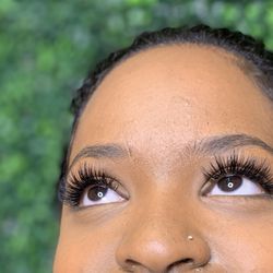 Lashes!