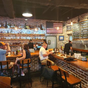 The Craft Bar - Destin - Gastropubs Near Me - Destin, Florida