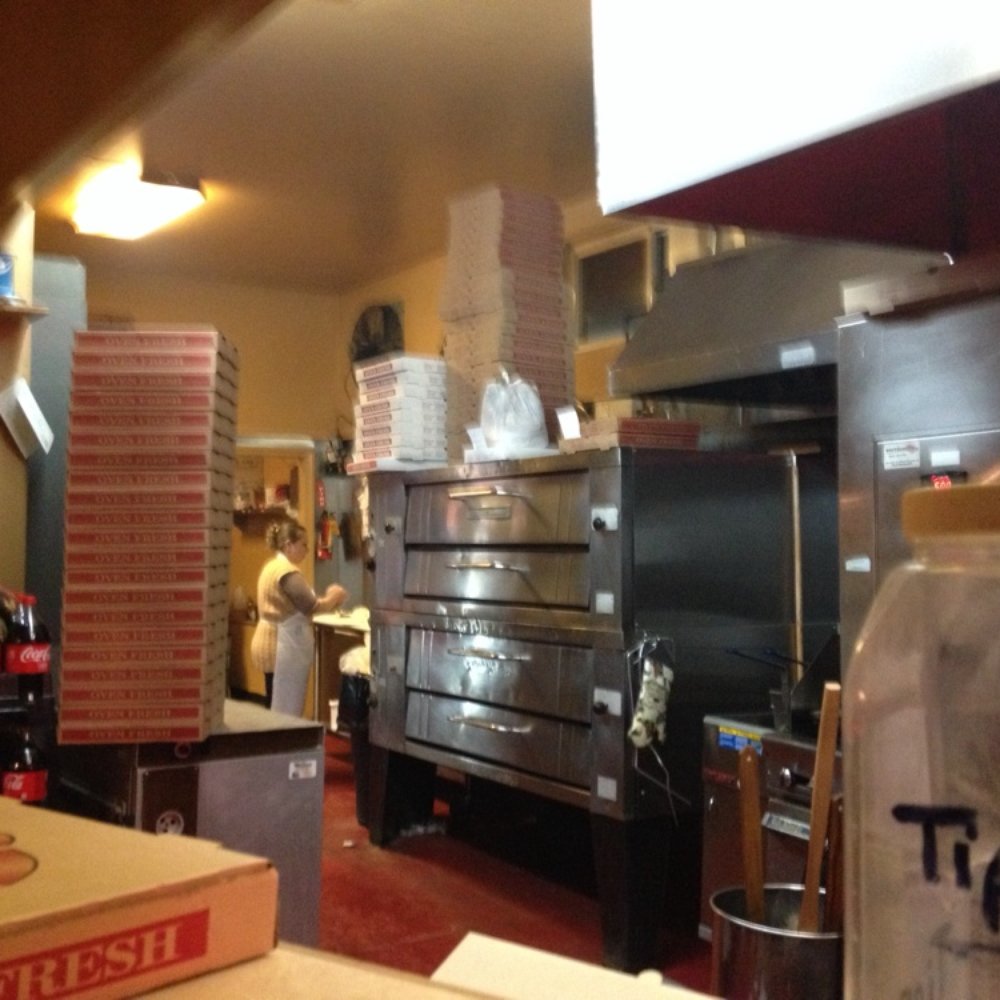 Park Pizza - Inside Park Pizza - Pizza Near Me - Waterbury, Connecticut Park Pizza - Inside Park Pizza - Pizza Near Me - Waterbury, Connecticut