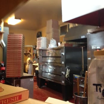 Park Pizza - Inside Park Pizza - Pizza Near Me - Waterbury, Connecticut