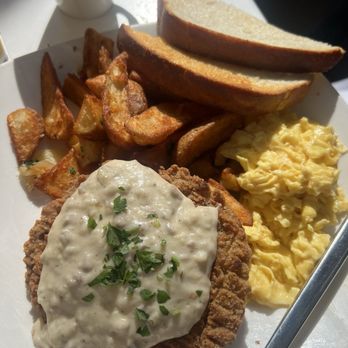 Cafeteria 15L - Chicken Fried Steak - Breakfast & Brunch Near Me - Sacramento, California