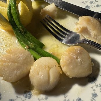 Carnivore & The Queen - Scallops - Supper Clubs Near Me - Downers Grove, Illinois