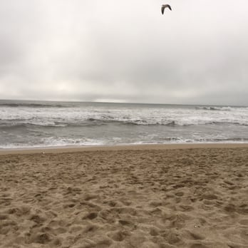 Half Moon Bay State Beach - Relaxing beach, big waves and it's cold! - Beaches Near Me - Half Moon Bay, California