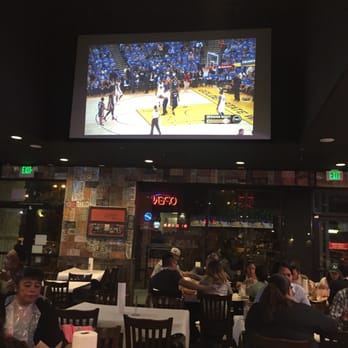 Rockin Crawfish - Great spot for game nights - Cajun/Creole Near Me - San Pablo, California