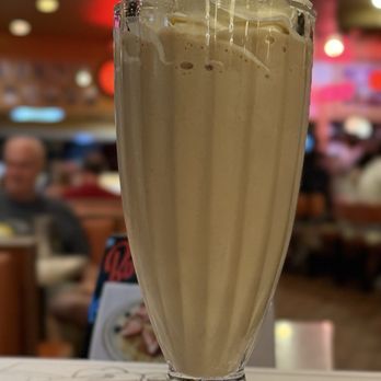 Bob’s Big Boy - Chocolate shake - American Near Me - Burbank, California