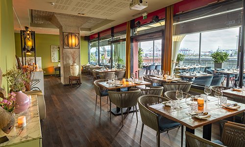 am kai | restaurant. seafood. drinks. elbblick by null