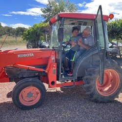 Happy Apple Farm - My kiddo learning about his favorite apple he picked that day from the owner. Such a kind staff here!