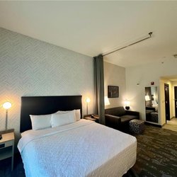 Home2 Suites by Hilton Rahway, NJ - Guest room