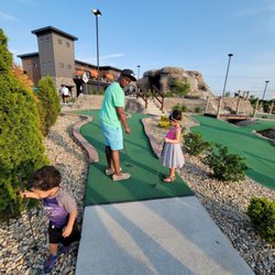 Birdies Miniature Golf