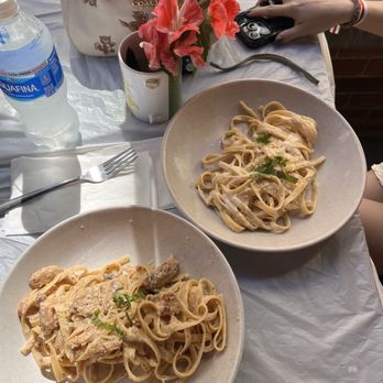 Pizza and Pasta Bar - Chicken Fettuccini with Alfredo Sauce - Pizza Near Me - Seattle, Washington Pizza and Pasta Bar - Chicken Fettuccini with Alfredo Sauce - Pizza Near Me - Seattle, Washington