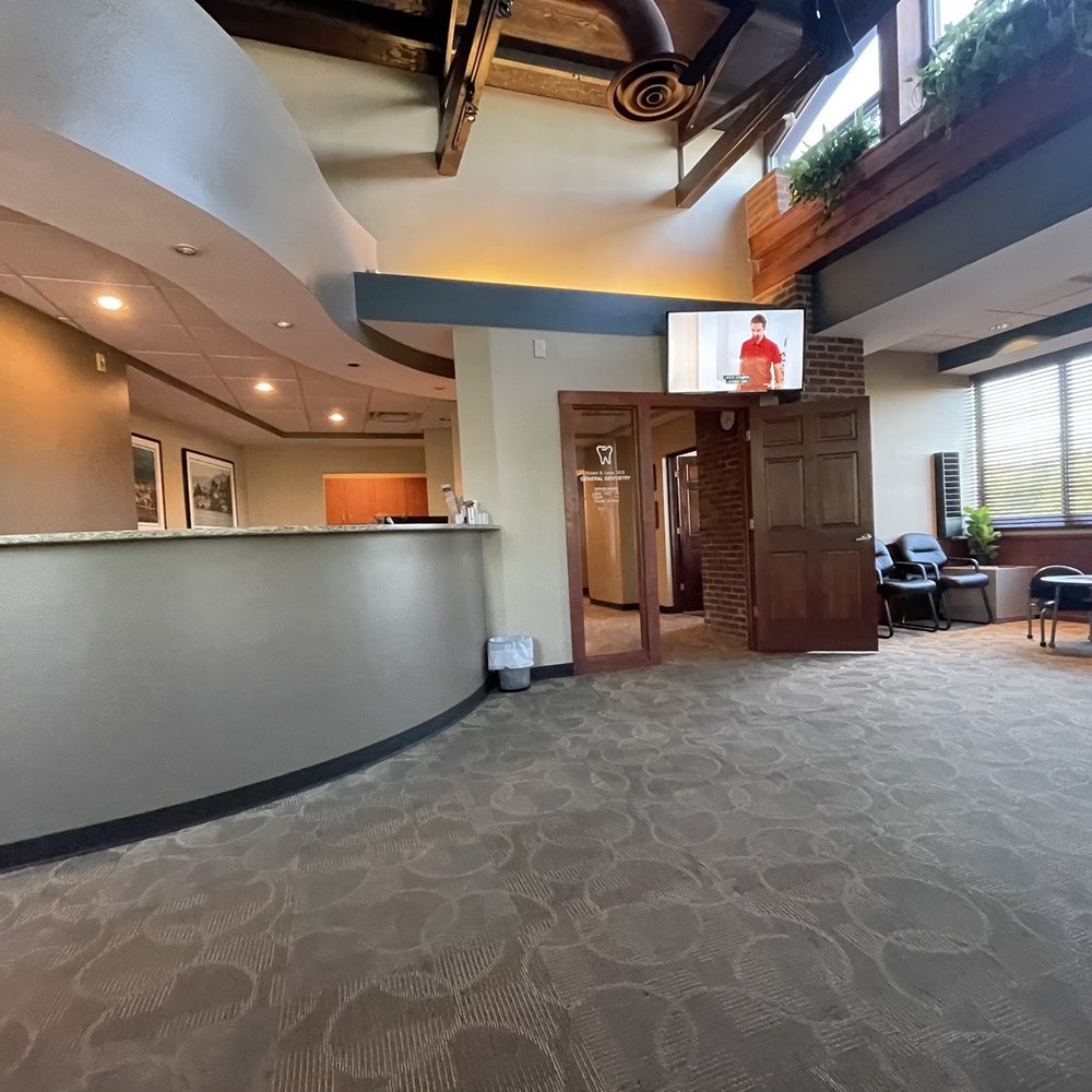 Robert B Lowe, DDS - Lobby - General Dentistry Near Me - Gahanna, Ohio Robert B Lowe, DDS - Lobby - General Dentistry Near Me - Gahanna, Ohio
