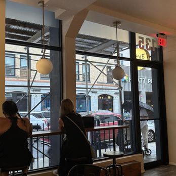 Rêve Coffee - Rainy day at the cafe - Coffee & Tea Near Me - New York, New York Rêve Coffee - Rainy day at the cafe - Coffee & Tea Near Me - New York, New York