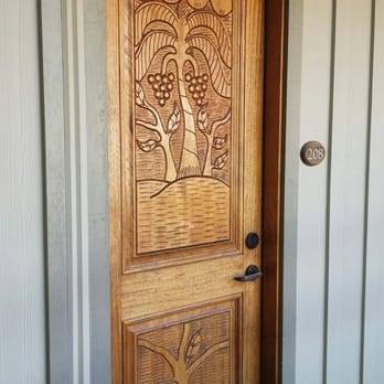 Inlet Sports Lodge - The door style is very creative. - Hotels Near Me - Murrells Inlet, South Carolina Inlet Sports Lodge - The door style is very creative. - Hotels Near Me - Murrells Inlet, South Carolina