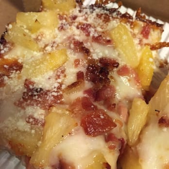 Jet's Pizza - A close up of my delicious Hawaiian subbed with bacon instead of ham. Notice the crunchy turbo crust! - Pizza Near Me - Virginia Beach, Virginia