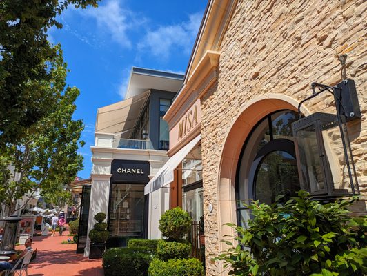 Palisades Village by null