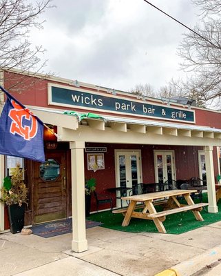 Wicks Park Bar & Grille by null