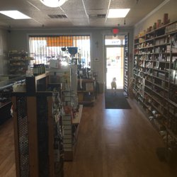 Nicholasville Reloading - Looking out