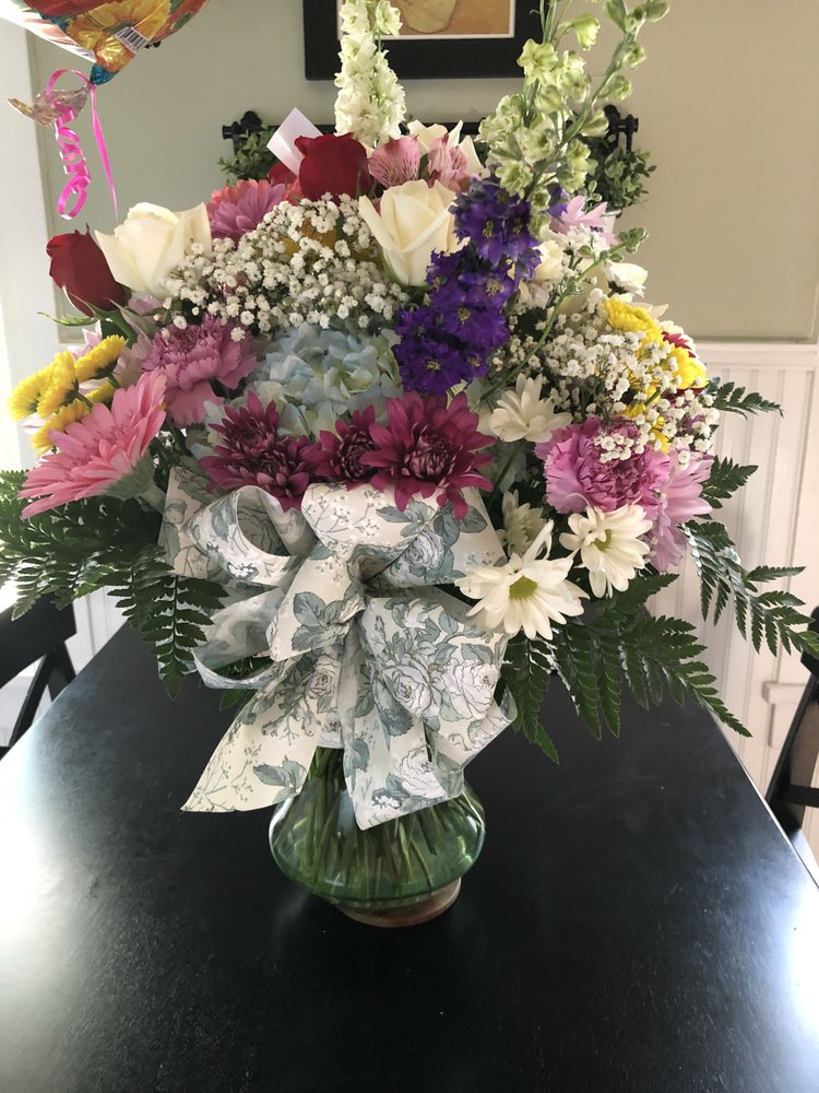 A ROSE IN DECEMBER Updated July 2024 10 Reviews 629 Stokes Rd