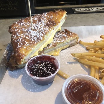 The Loophole - DENTON MONTE CRISTO - Bars Near Me - Denton, Texas