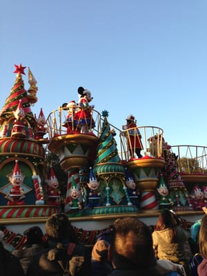 Tokyo Disneyland by null