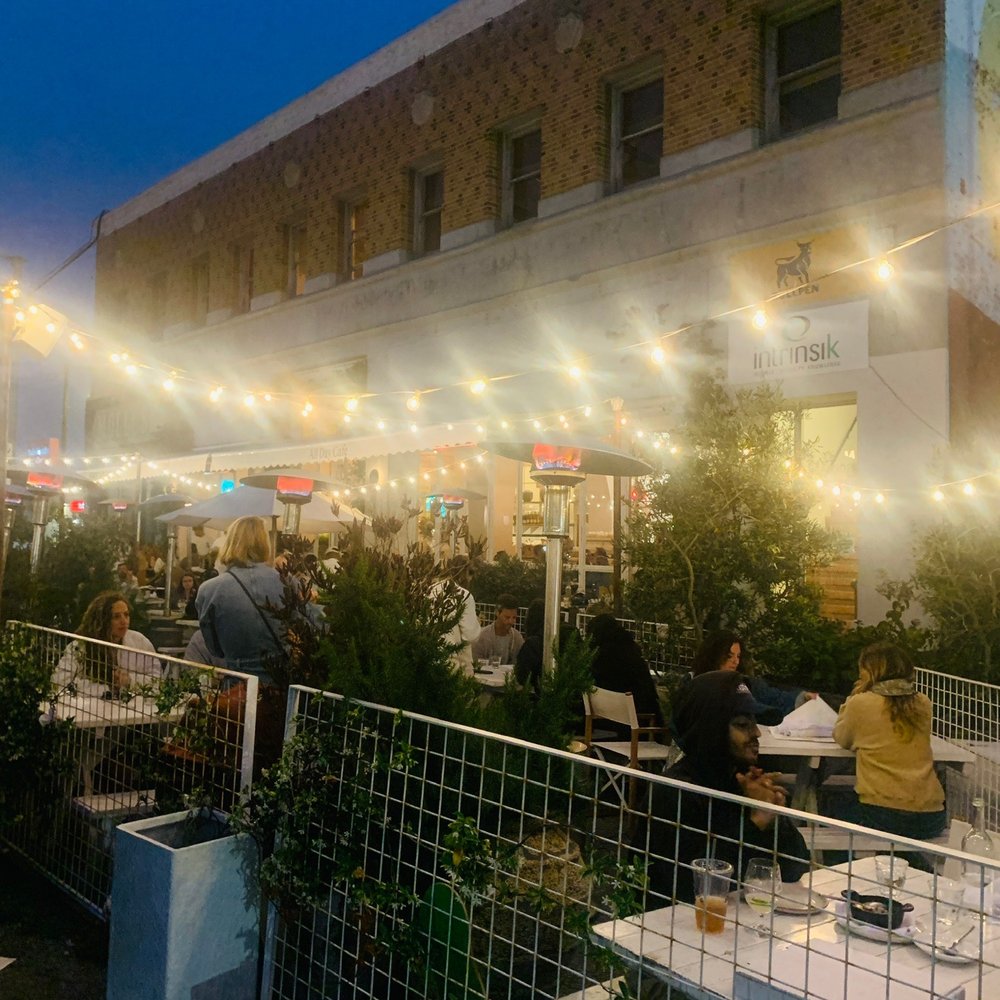 Great White - Outdoor Seating area - Cafes Near Me - Los Angeles, California