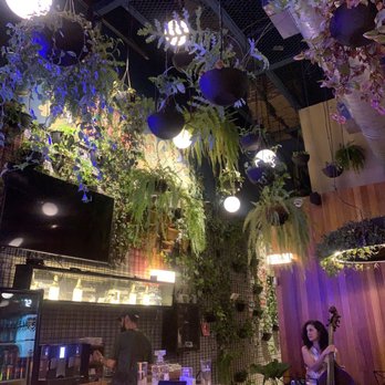 Hoegaarden Greenhouse - Bars Near Me - Pinheiros, SP