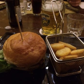 Otium - Ottimo l'hamburger e le patatine. Ho adorato la presentazione del piatto - Pubs Near Me - Lastra a Signa, FI