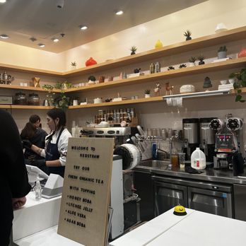 Redstraw - Inside - Bubble Tea Near Me - Los Angeles, California