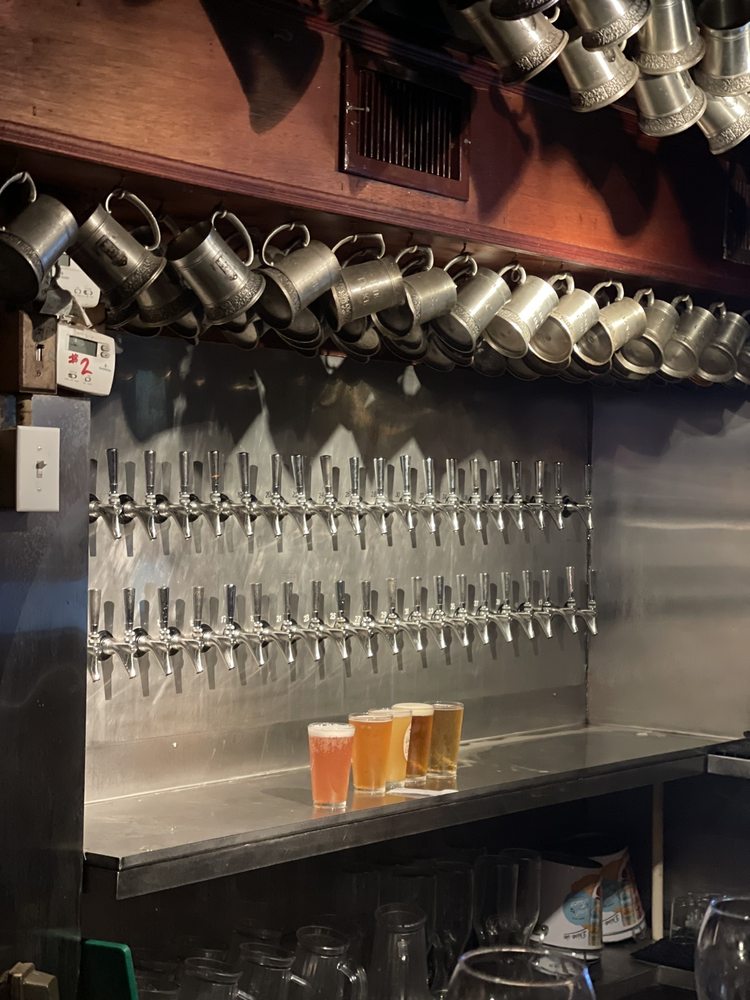 Boondoggles Pub