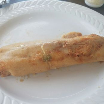 Pupusería El Pulgarcito - Tamal de pollo, flavorful and nice size - Latin American Near Me - Rosarito, BCN