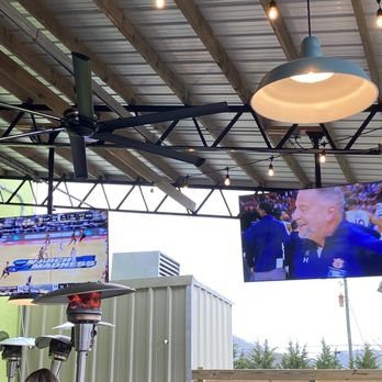 Peaceful Side Social - Large screens to watch the games... March Madness! - Breweries Near Me - Townsend, Tennessee Peaceful Side Social - Large screens to watch the games... March Madness! - Breweries Near Me - Townsend, Tennessee