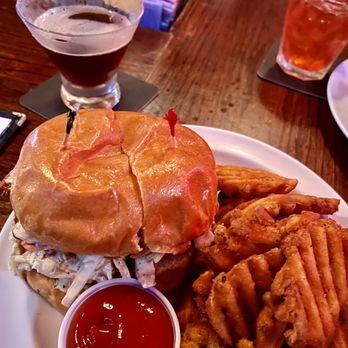 Lucky 13 Pub - Buffalo chicken sandwich - Pubs Near Me - Philadelphia, Pennsylvania Lucky 13 Pub - Buffalo chicken sandwich - Pubs Near Me - Philadelphia, Pennsylvania