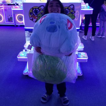 Claw Crushers - Grand Prize - Arcades Near Me - Richmond, California Claw Crushers - Grand Prize - Arcades Near Me - Richmond, California