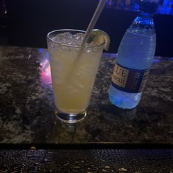 Playbar - Drinks were also the cheapest I've been charged in Waikiki.