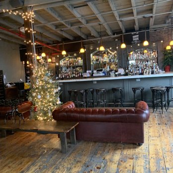 Hoek Pizza - Gorgeous bar - Bars Near Me - Brooklyn, New York
