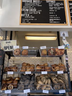 Hank's Bagels by null